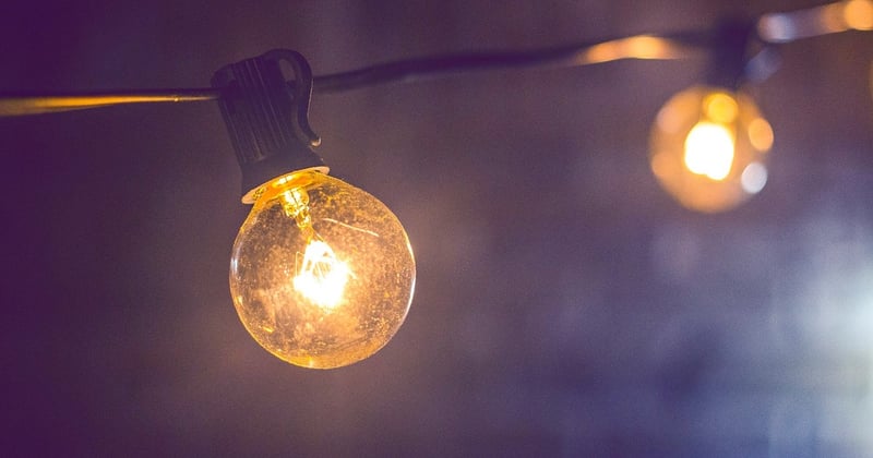 Passer au LED : comment remplacer une ampoule de projecteur halogène facilement
