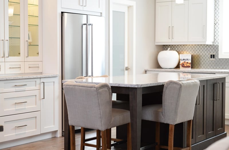 Installer un éclairage LED sous les meubles de cuisine : guide pratique 2026